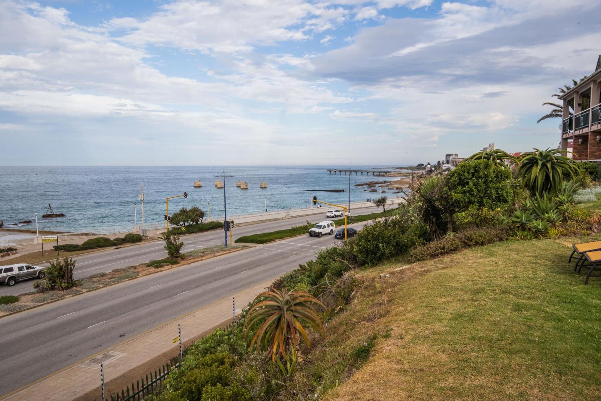 157 Brookes Hill Suites Near The Beach Port Elizabeth Exterior foto
